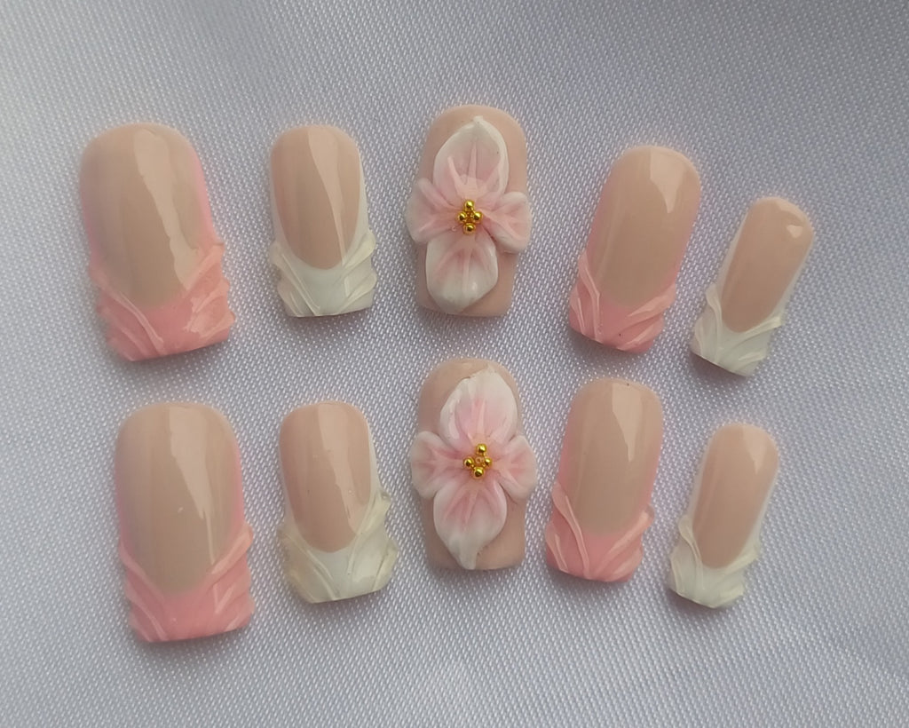 Blossom & Grace Press-on Nails/Elegante 3D Blumen, Floral/Künstliche Fingernägel/Zarte French Press-Ons Handgemacht/Luxus Hochzeitsnägel