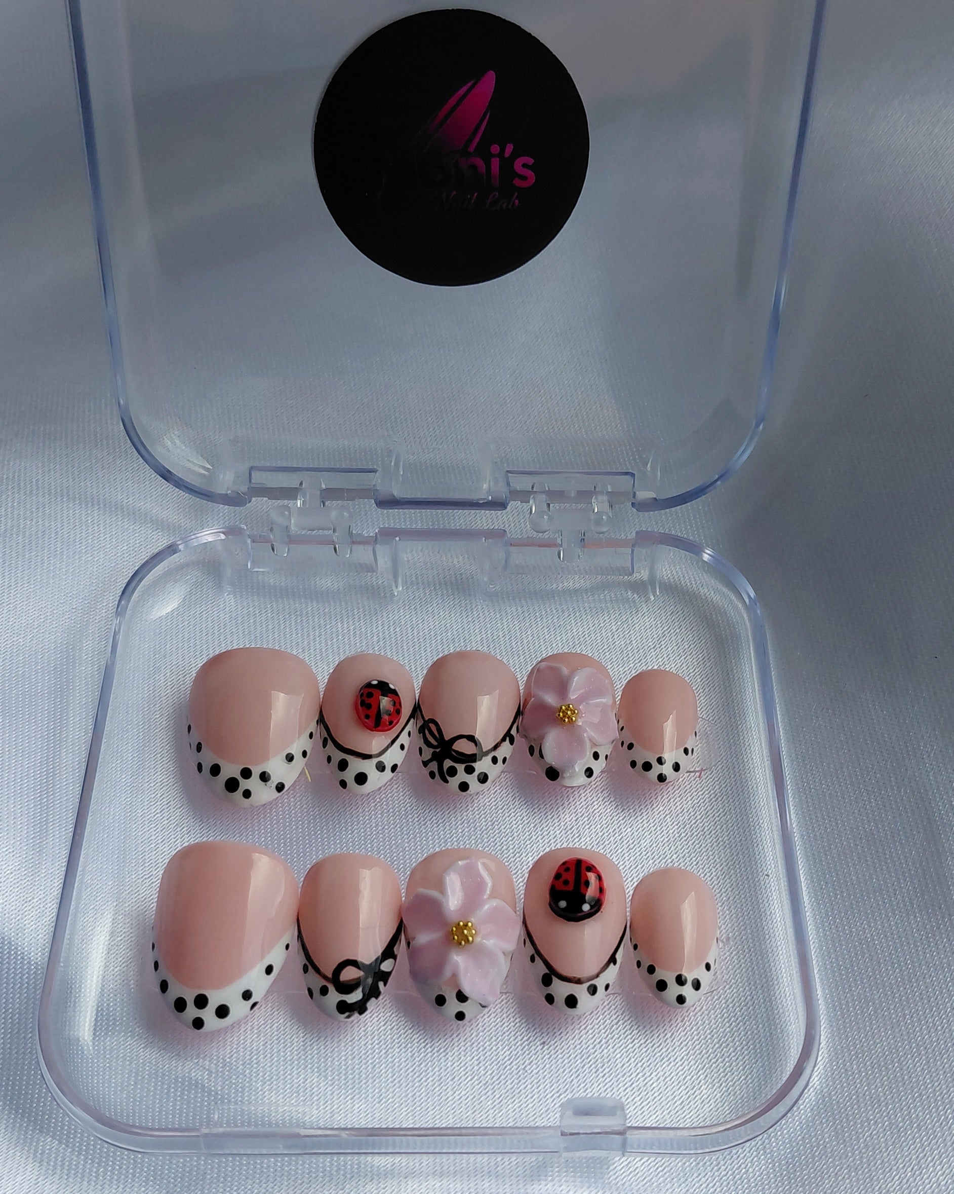 Sweet Ladybug Press on Nails | Marienkäfer Nägel Rosa | 3D Blumen Kunstnägel Handgemacht | Polka Dot French Wiederverwendbar Custom