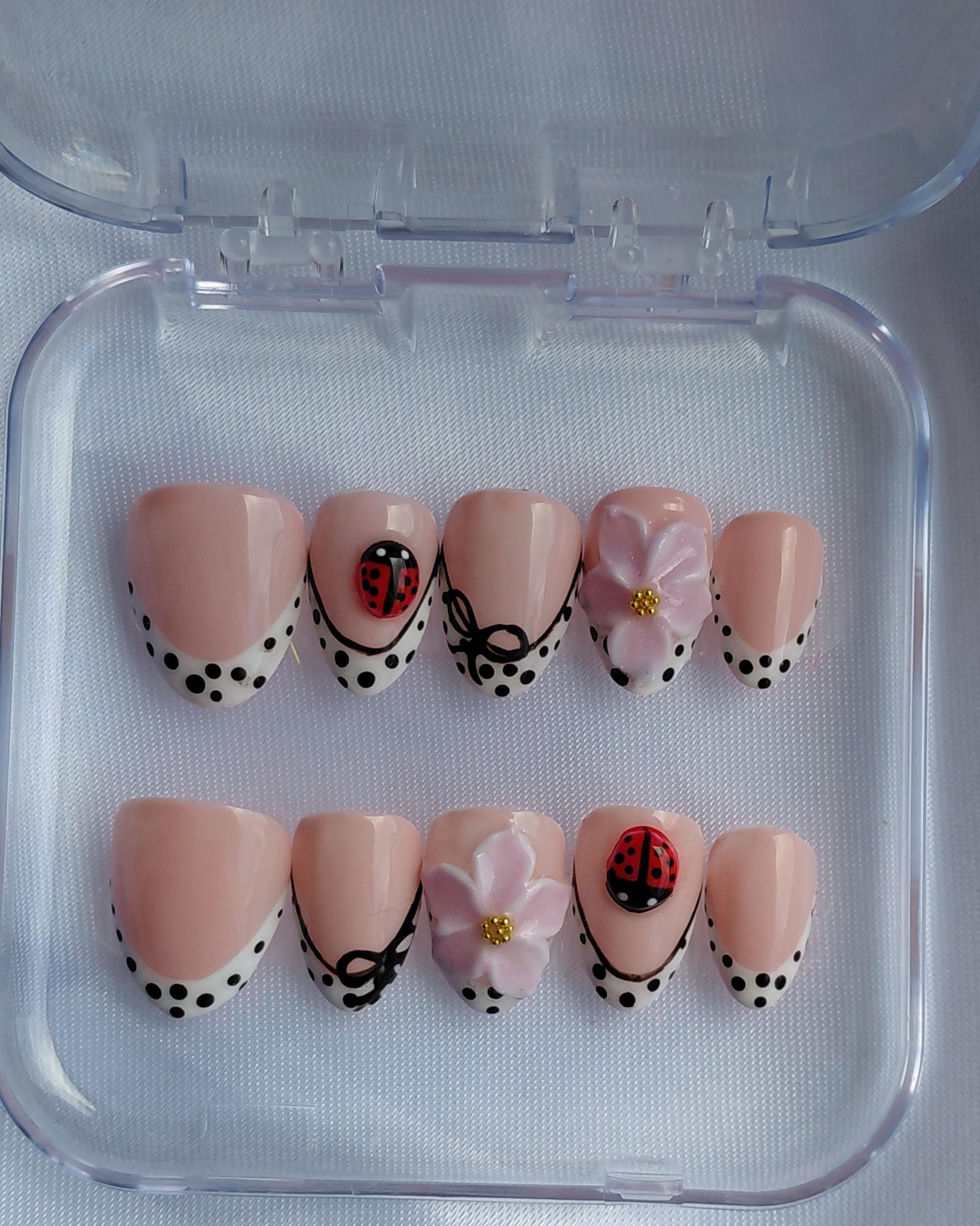 Sweet Ladybug Press on Nails | Marienkäfer Nägel Rosa | 3D Blumen Kunstnägel Handgemacht | Polka Dot French Wiederverwendbar Custom