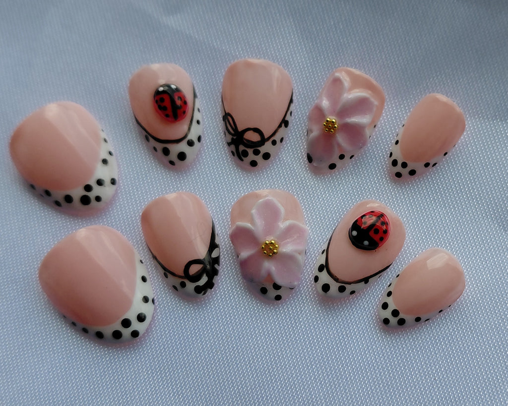 Sweet Ladybug Press on Nails | Marienkäfer Nägel Rosa | 3D Blumen Kunstnägel Handgemacht | Polka Dot French Wiederverwendbar Custom
